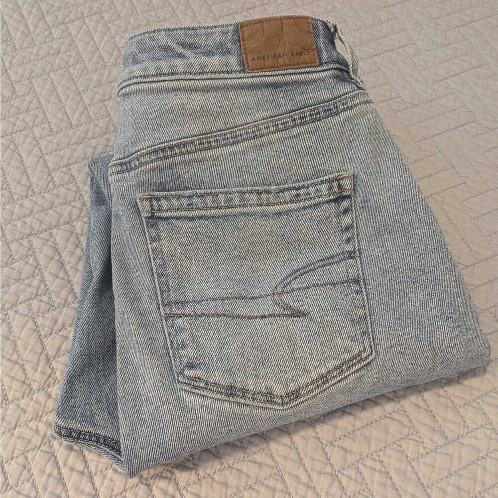 American Eagle Jeans Women's Size 6 Light Blue Mom Straight Jean (0454)